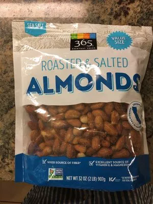 Roasted & Salted Almonds Whole Foods Market 32oz, code 0099482473679