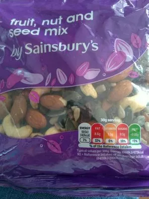 Fruit sec noisette et fruits By Sainsbury's , code 01895629