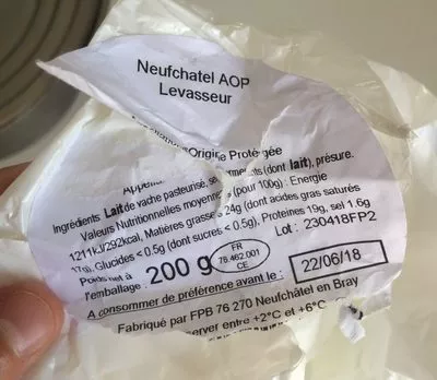 Coeur Neufchâtel AOP au lait pasteurisé Pierre Levasseur 200 g, code 3700090400076