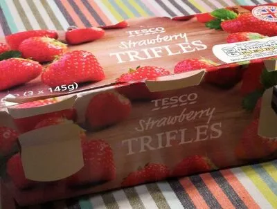 Strawberry Trifles Tesco 3 x 145 g, code 5690350120814